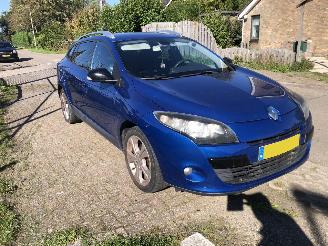 skadebil auto Renault Mégane Mégane Estate 1.6 Parisienne 2011/4