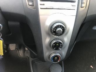 Toyota Yaris Yaris 1.3 VVTi Sol picture 12
