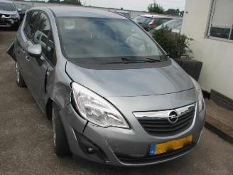 damaged passenger cars Opel Meriva 1.4 turbo 2012/9