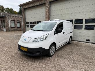skadebil bedrijf Nissan E-NV200 Business Solar Panel 2x Schuifdeur Navi Clima 23713 Km NAP ! 2015/9