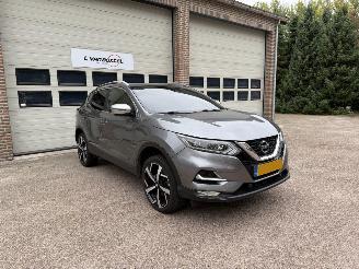 Vaurioauto  passenger cars Nissan Qashqai 1.3 DIG-T Tekna+ Pano Navi Clima NAP ! 2019/9