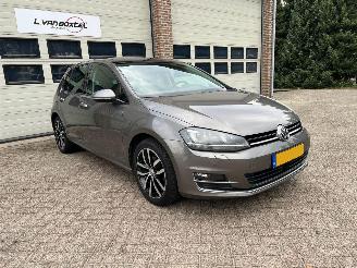 Vaurioauto  passenger cars Volkswagen Golf 1.4 TSI ACT Pano Clima Navi 91410 Km ! 2013/10