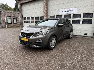 Voiture accidenté Peugeot 3008 1.6 e-THP Allure Automaat Navi Clima Cruise 2017/9