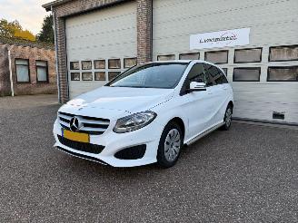Schadeauto Mercedes B-klasse 220d Ambition Automaat Navi 120216 Km NAP ! 2020/1