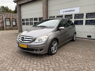 Unfallwagen Mercedes B-klasse 200 Turbo Automaat Schuifdak Navi Clima 2006/9