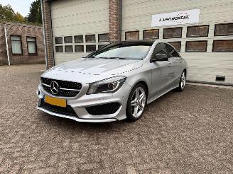 Unfallwagen Mercedes Cla-klasse 200 AMG-Line Automaat Pano Navi Clima NAP ! 2014/6