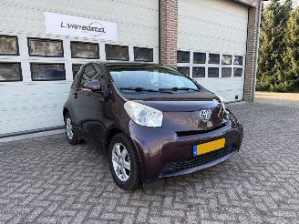 Damaged car Toyota iQ 1.0 VVTi Comfort Airco Stoelverwarming 2009/5
