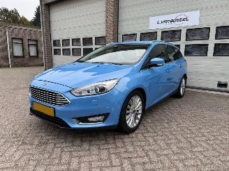 Coche accidentado Ford Focus Titanium Edition Navi Cruise Clima NAP ! 2015/11
