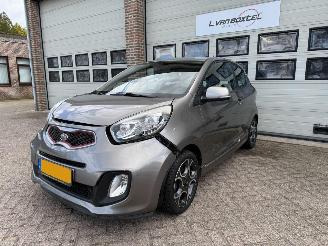 skadebil auto Kia Picanto 1.2 CCVT Comfort Pack Automaat Airco 55888 Km NAP ! 2011/9