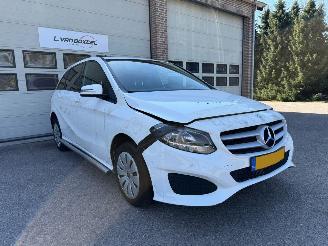 Mercedes B-klasse 220 d Ambition Automaat NAP ! picture 2