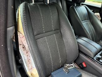 Land Rover Range Rover Velar 2.0 l4 Turbo AWD R-Dynamic Automaat Pano picture 23