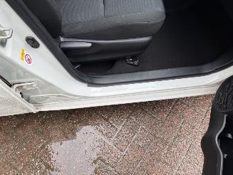 Toyota Yaris 1.5 Full Hybrid Aspiration Automaat Navi Clima 92628 Km ! picture 18