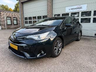 krockskadad bil auto Toyota Avensis 1.8 VVT-i Business Pro Automaat Pano Navi Clima 2017/2