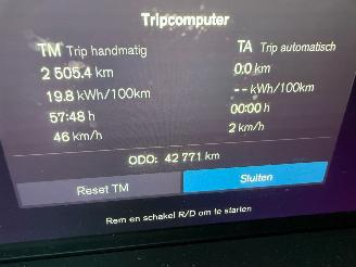 Volvo XC40 Extened Range Core 82 kWh Navi Clima 42771 Km NAP ! picture 6
