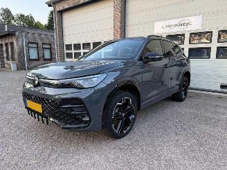 Schadeauto Volkswagen Tiguan 1.5 eHybrid R-Line Business Automaat Virtual 49426 Km NAP ! 2024/9