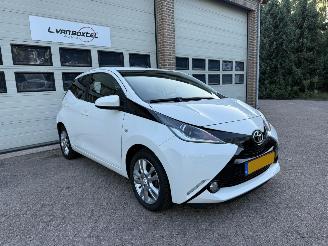 Toyota Aygo 1.0 VVT-i X Navi Clima 81688 Km NAP ! picture 2
