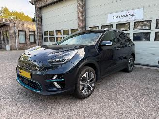 skadebil auto Kia e-Niro ExecutiveLine 64 kWh Navi Clima NAP ! 2020/4
