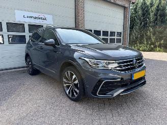 Vaurioauto  passenger cars Volkswagen Tiguan 1.5 TSI R-Line Automaat Virtual Navi Clima NAP ! 2023/11