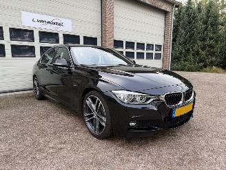 krockskadad bil auto BMW 3-serie 320i M-Sport Automaat Leder NAP ! 2017/8