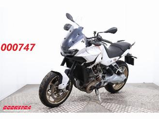 krockskadad bil motor Moto Guzzi  V100 Mandello LED Cruise BY 2023 2023/7