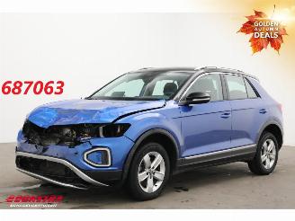 damaged passenger cars Volkswagen T-Roc 2.0 TDI DSG 4Motion Style LED ACC Navi Clima Camera SHZ AHK 2023/7