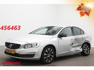 krockskadad bil auto Volvo S-60 1.5 T2 Aut. Kinetic Leder Clima Cruise PDC 107.824 km! 2018/1