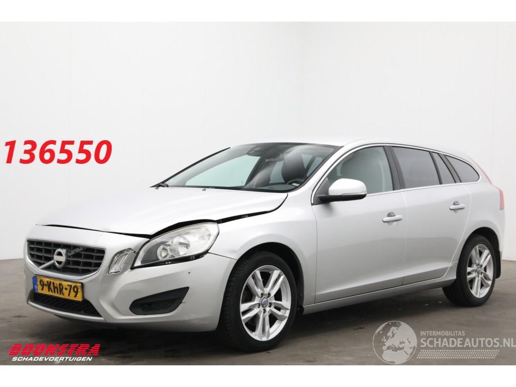 Volvo V-60 1.6 T3 Aut. Momentum Navi Clima Cruise PDC 141.308 km!