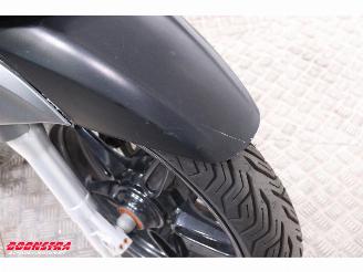 Piaggio Beverly 350 ABS picture 13