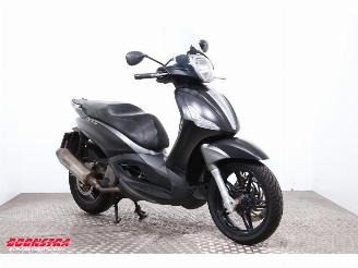 Piaggio Beverly 350 ABS picture 2