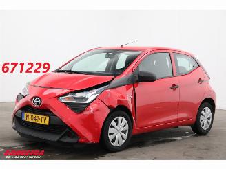 skadebil auto Toyota Aygo 1.0 VVT-i x-fun Airco Cruise 30.847 km! 2022/1