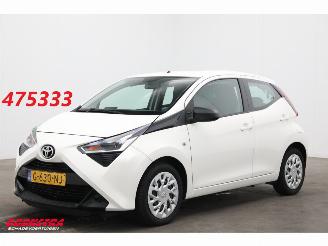 krockskadad bil auto Toyota Aygo 1.0 VVT-i x-play limited Airco Bluetooth Cruise Camera 74.091 km! 2020/3