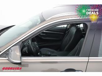 BMW 3-serie Touring 330i Luxury Edition LED Leder Clima Cruise SHZ picture 5