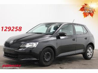 uszkodzony samochody osobowe Skoda Fabia 1.0 Active Airco Bluetooth 52.434 km! 2018/6
