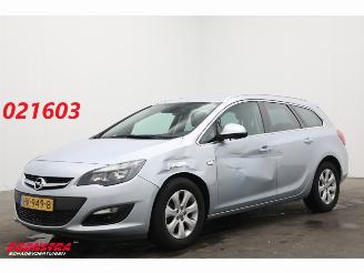 skadebil auto Opel Astra Sports Tourer 1.4 Turbo Blitz Navi Airco Cruise PDC AHK 2015/11