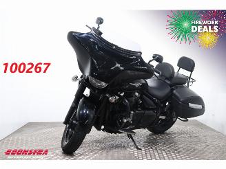 krockskadad bil motor Suzuki  C 1500 BT Intruder ABS Apple/Android Radio 32.752 km! 2014/6