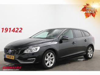 krockskadad bil auto Volvo V-60 2.0 D4 Aut. Kinetic PremiumSound Leder Navi Clima Cruise PDC AHK 2014/2