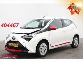 Schadeauto Toyota Aygo 1.0 VVT-i x-play Apple/Android Airo Cruise Camera 57.976 km! 2019/7