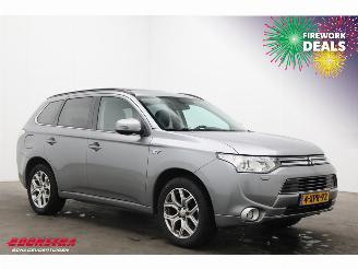 Mitsubishi Outlander 2.0 PHEV Instyle Schuifdak Leder Navi Clima Cruise Camera SHZ AHK picture 2