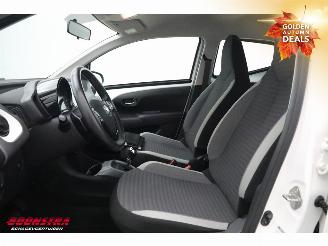 Toyota Aygo 1.0 VVT-i x-play Automaat Airco Camera Bluetooth 18.414 km!! picture 10