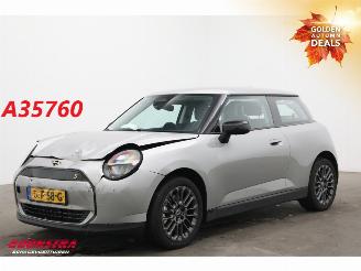 damaged passenger cars Mini Mini SE Essential 54.2 kWh 218 PK LED Navi Cruise Camera 2024/8
