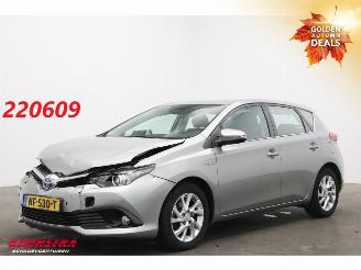 skadebil auto Toyota Auris 1.8 Hybrid Dynamic Navi Clima Cruise PDC 169.034 km! 2016/1