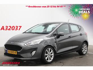 Schadeauto Ford Fiesta 1.1 Trend 5-DRS Navi Airco Cruise PDC 2019/2