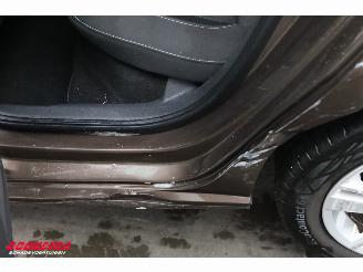 Volkswagen Polo 1.2 TSI Comfortline Navi Airco Cruise SHZ LMV picture 13