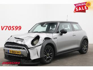 skadebil auto Mini Cooper SE Camden Edition 33 kWh LED Navi Clima Cruise SHZ PDC 2024/2