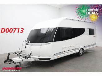 krockskadad bil caravan Hobby  495 UL Premium Mover Rondzit Single Beds Middenkeuken 2014/6