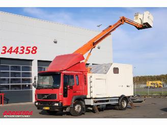 Coche accidentado Volvo FL 220 Hubarbeitsbuhne Custers T200 18T 2003/5
