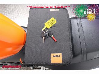 KTM  990 SuperDuke picture 16