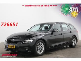 krockskadad bil auto BMW 3-serie Touring 320d EDE Centennial Aut. Navi Clima Cruise PDC AHK 2016/5