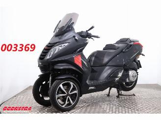 krockskadad bil motor Peugeot Metropolis ABS 16.634 km! 2019/1