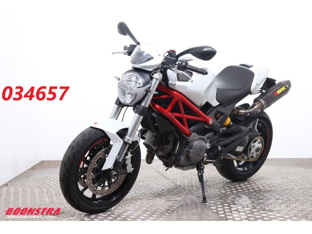 Ducati Monster 796 Akrapovic Lap Timer!